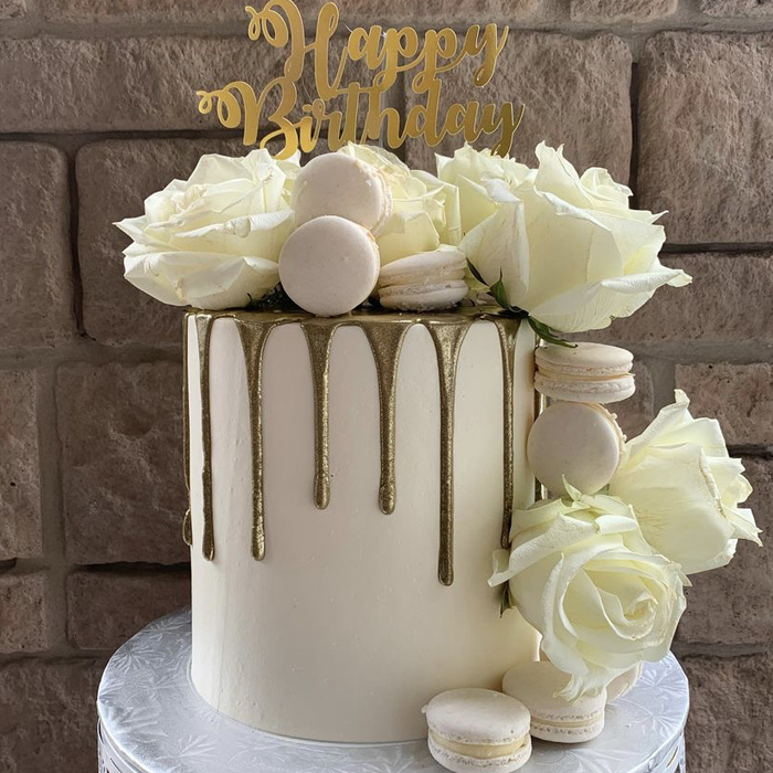 Anniversary Cakes Delivery in Brampton Canada with Free Shipping |  Chocolate gifts basket, Chocolate basket, Anniversary cake